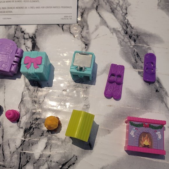 2021 Advent Polly Pocket Chalet - Picture 10 of 16